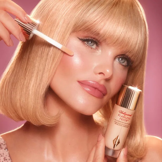 Тональна основа, що підсвічує обличчя Charlotte Tilbury HOLLYWOOD FLAWLESS FILTER